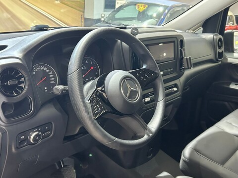 Mercedes-Benz Vito Tourer Pro XL 116 CDI con solo 13000 km Diesel