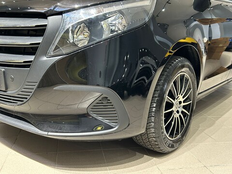 Mercedes-Benz Vito Tourer Pro XL 116 CDI con solo 13000 km Diesel