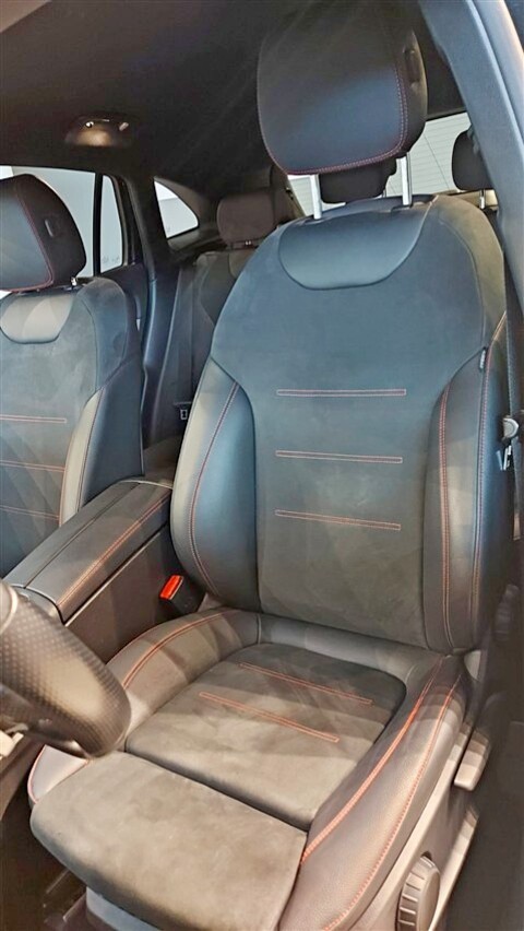 Mercedes-Benz GLA 200 D Automatic Premium AMG Diesel