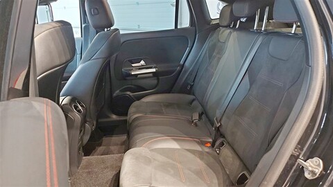 Mercedes-Benz GLA 200 D Automatic Premium AMG Diesel