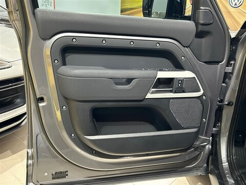 Land Rover Defender 110 3.0d i6 mhev SE awd 200cv auto Elettrica / Diesel
