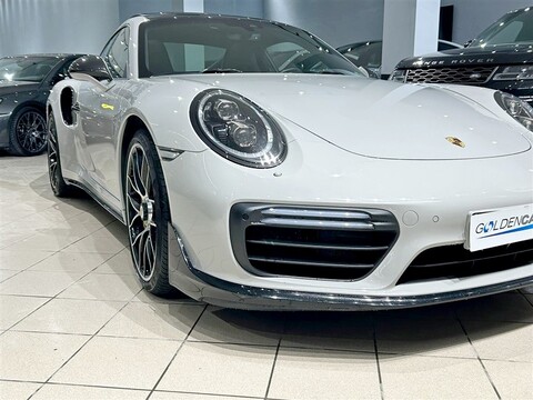 Porsche 911 Turbo S da 580 Cv Benzina