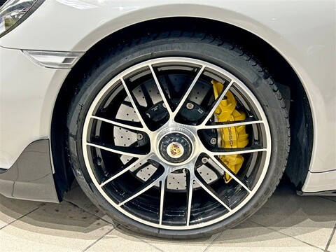 Porsche 911 Turbo S da 580 Cv Benzina