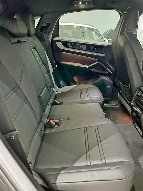 Porsche Cayenne Benzina