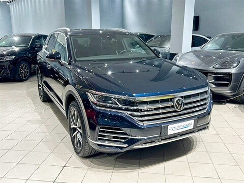 Volkswagen Touareg 3.0 V6 tsi eh Elegance tiptronic Elettrica / Benzina