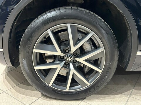 Volkswagen Touareg 3.0 V6 tsi eh Elegance tiptronic Elettrica / Benzina