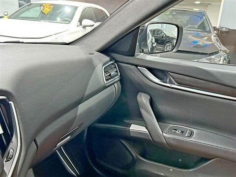 Maserati Ghibli 3.0 V6 ds 275cv auto Diesel