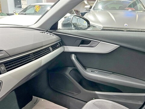 Audi A4 Avant Avant 35 2.0 tdi 150cv s-tronic Diesel