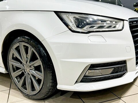 Audi A1 Sportback 1.4 tdi Attraction s-tronic Diesel