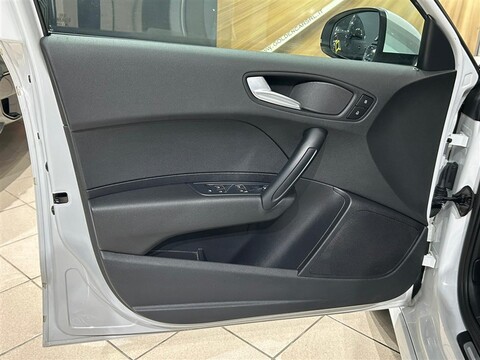 Audi A1 Sportback 1.4 tdi Attraction s-tronic Diesel