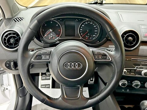 Audi A1 Sportback 1.4 tdi Attraction s-tronic Diesel