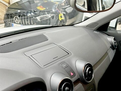 Audi A1 Sportback 1.4 tdi Attraction s-tronic Diesel