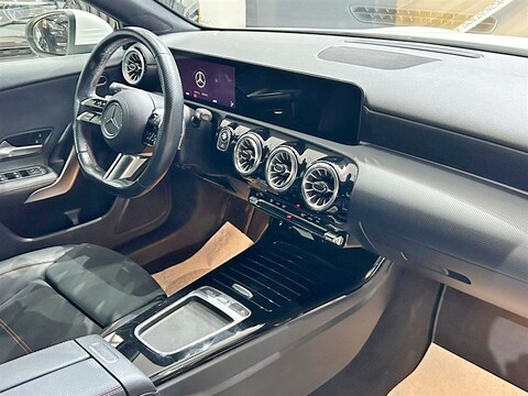 Mercedes-Benz A 180 d AMG Line Premium Plus auto Diesel