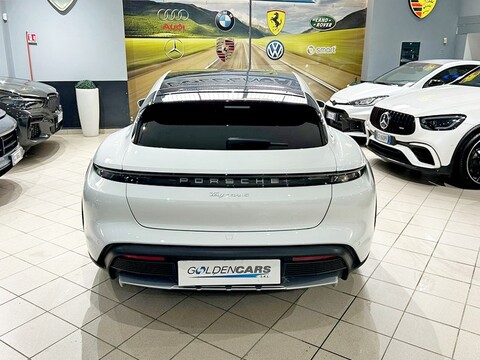 Porsche Taycan Sport Turismo Elettrica