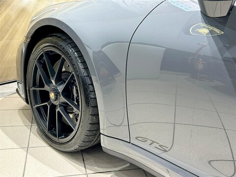 Porsche 992 Benzina
