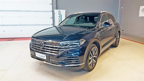 Volkswagen Touareg 3.0 V6 tsi eh Elegance tiptronic Elettrica / Benzina