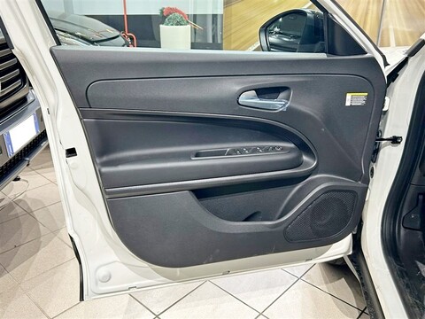Jeep Avenger 1.2 turbo e-hybrid mhev ALTITUDE fwd 110cv edct6 Elettrica / Benzina