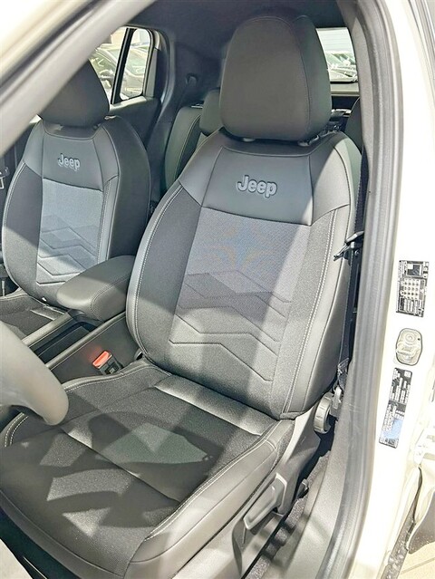 Jeep Avenger 1.2 turbo e-hybrid mhev ALTITUDE fwd 110cv edct6 Elettrica / Benzina