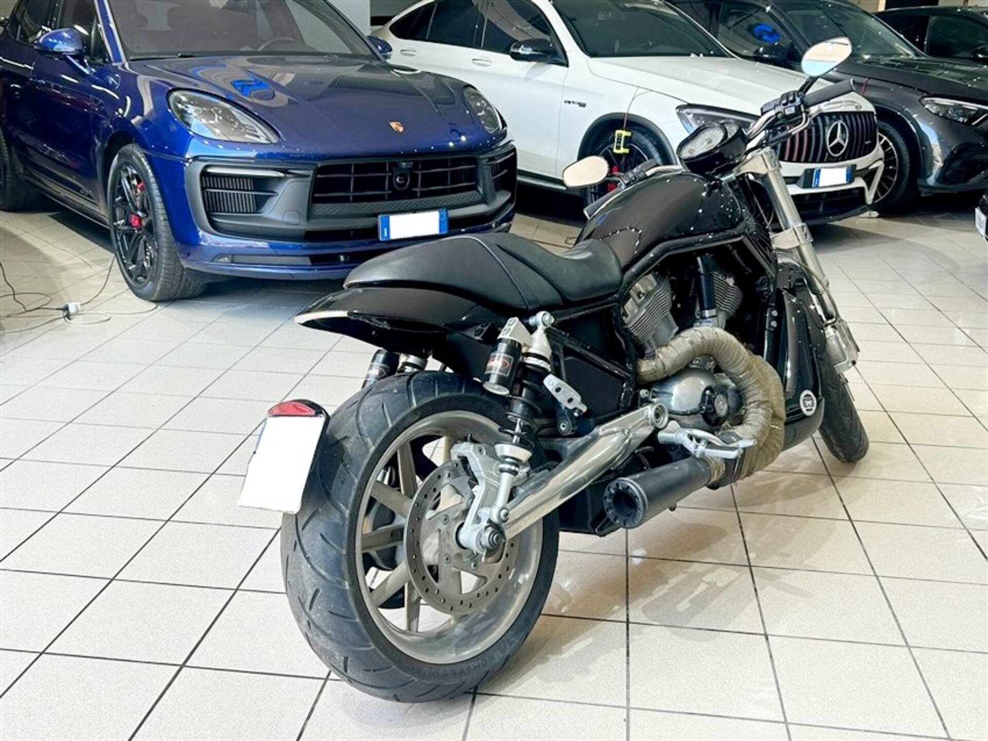Harley-Davidson v-rod VRSCR Street Road