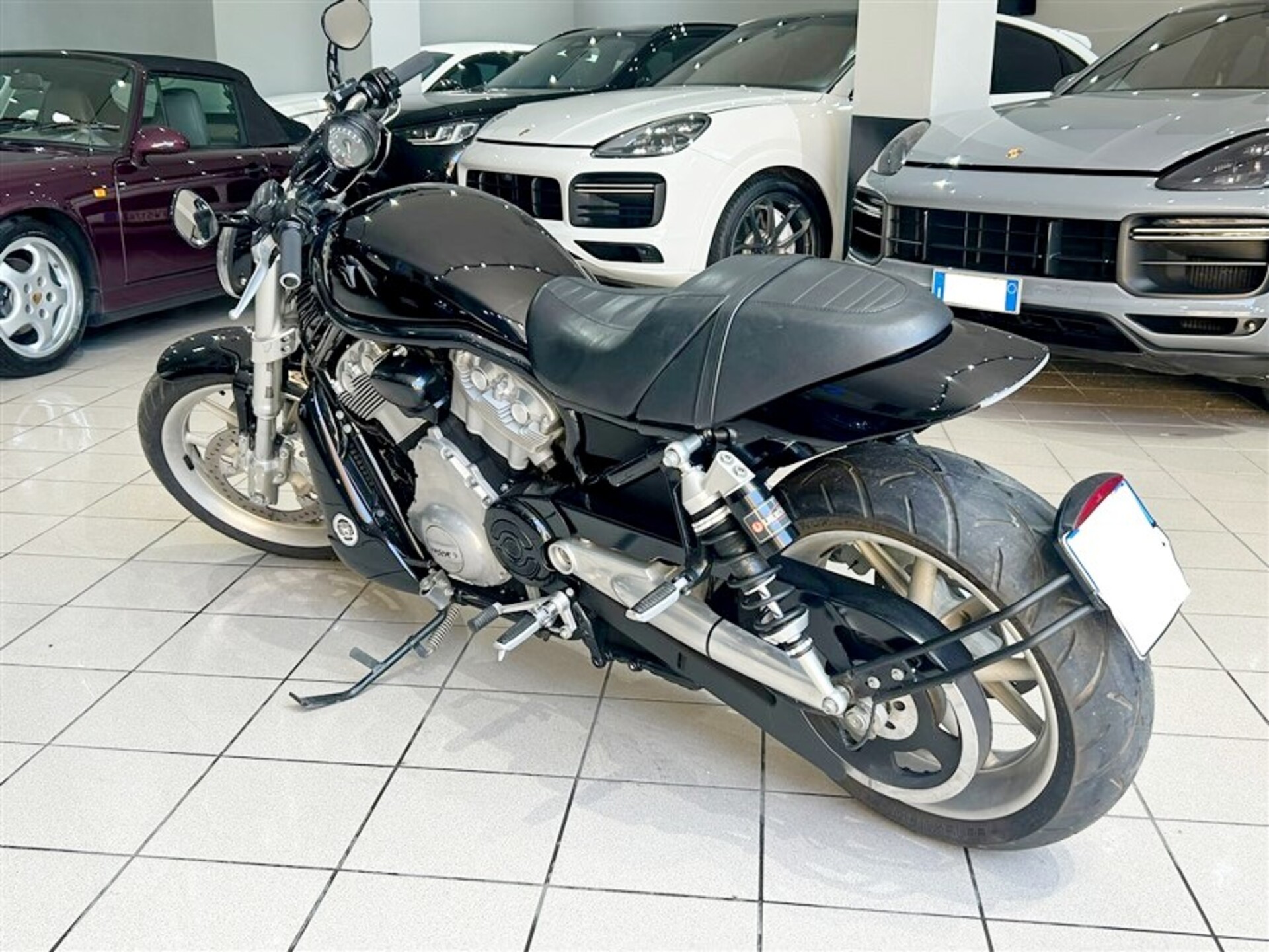 Harley-Davidson v-rod VRSCR Street Road