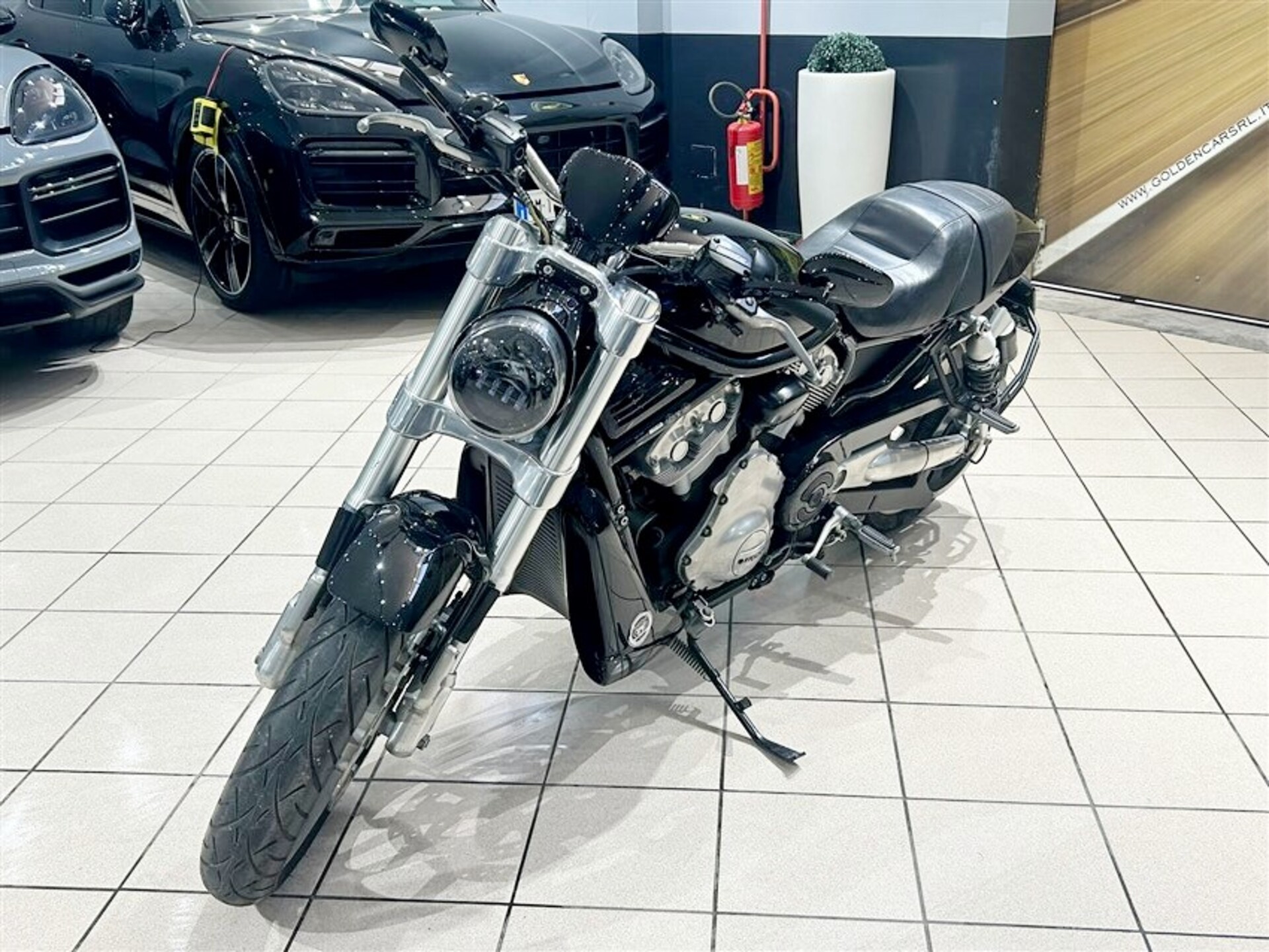 Harley-Davidson v-rod VRSCR Street Road
