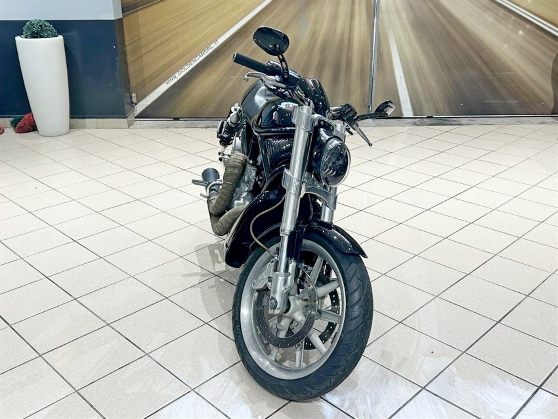 Harley-Davidson v-rod VRSCR Street Road