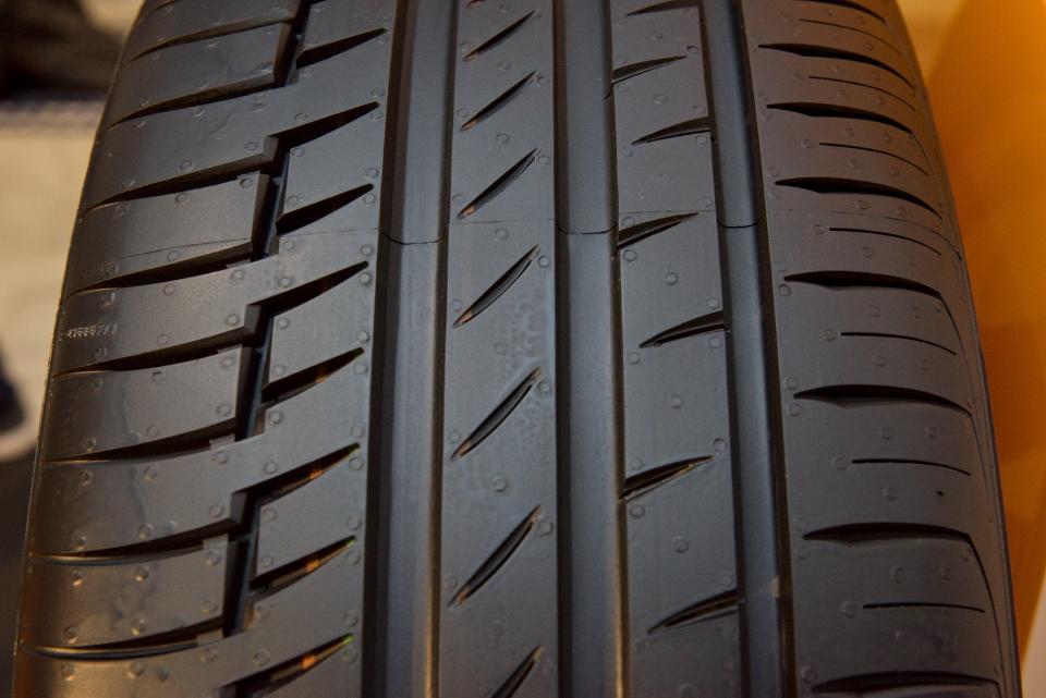 PNEUMATICO CONTINENTAL PREMIUM CONTACT 6