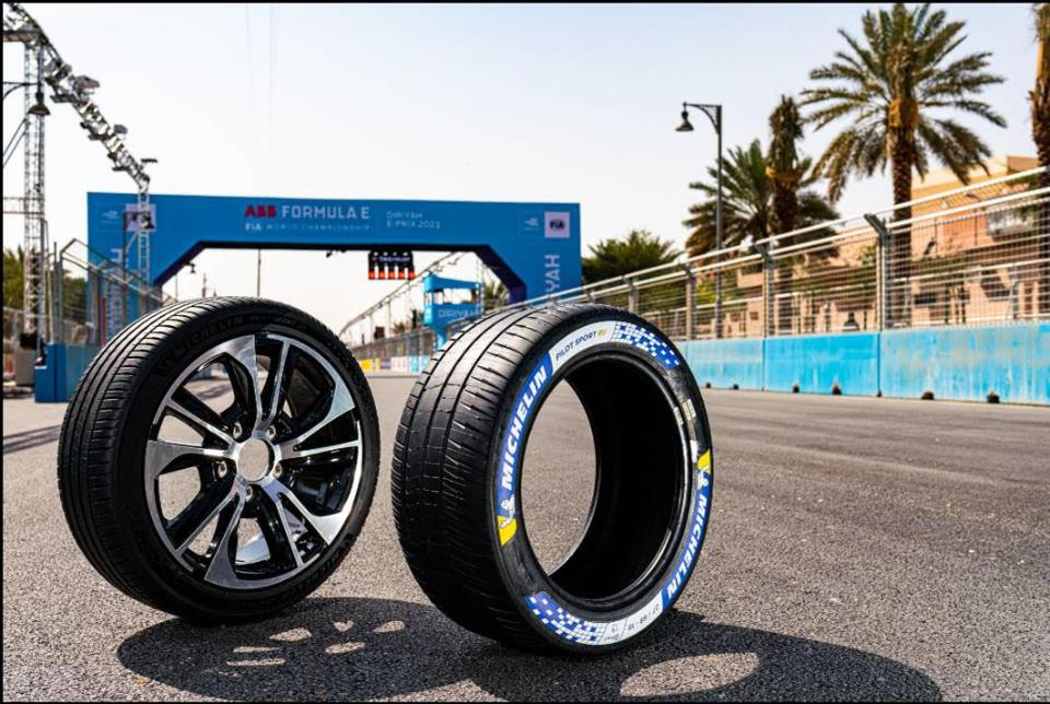 PNEUMATICO MICHELIN PILOT SPORT EV