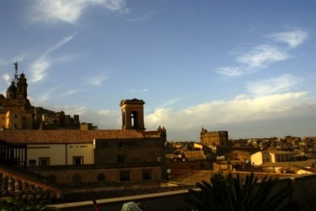 Pernottare in hotel camere con vista B&B in centro storico a Caltagirone  3200773315