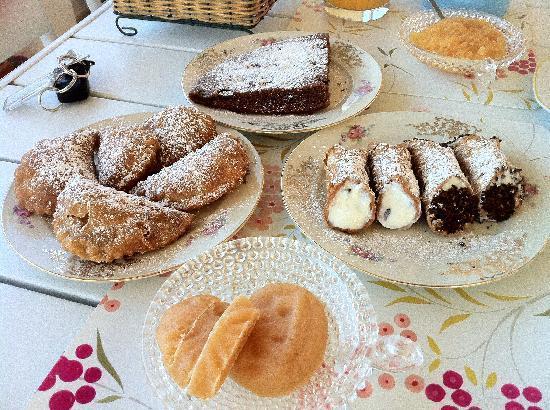 Bed and breakfast Hotel a pochi metri dal Duomo in centro storico a Caltagirone 3200773315