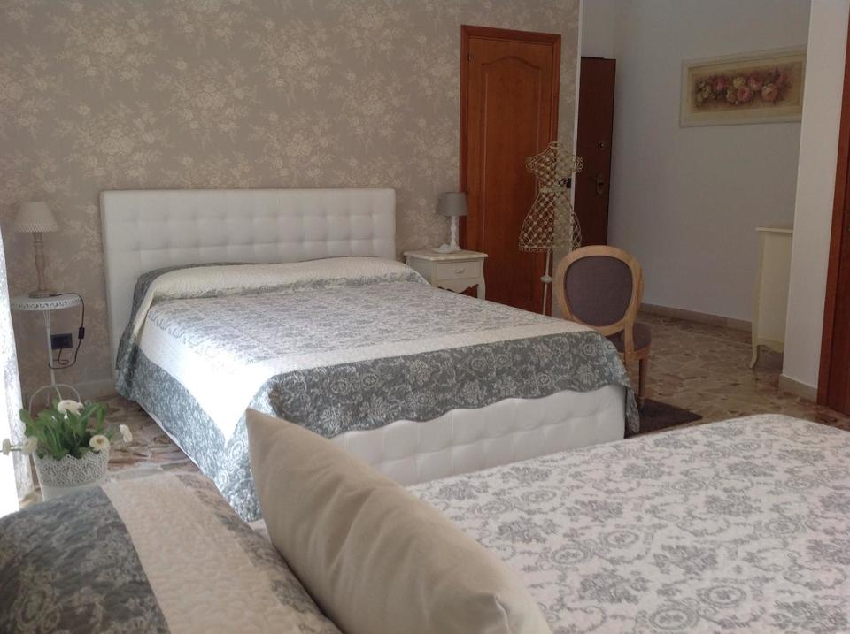 Albergo Hotel in centro città a  Caltagirone 3200773315