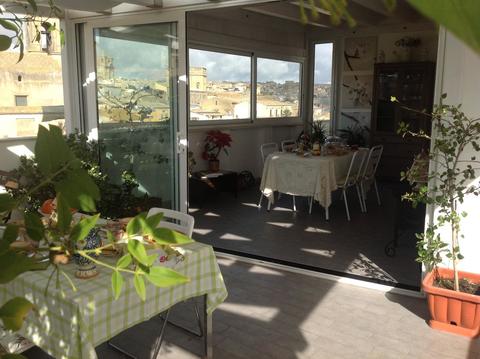 Attico da Rosa  bed and breakfast pochi metri dal duomo centro storico Caltagirone 3200773315