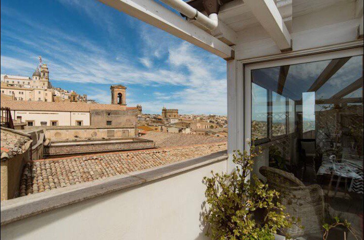 Soggiorno  zimmer camere B&B in centro storico Caltagirone  3200773315