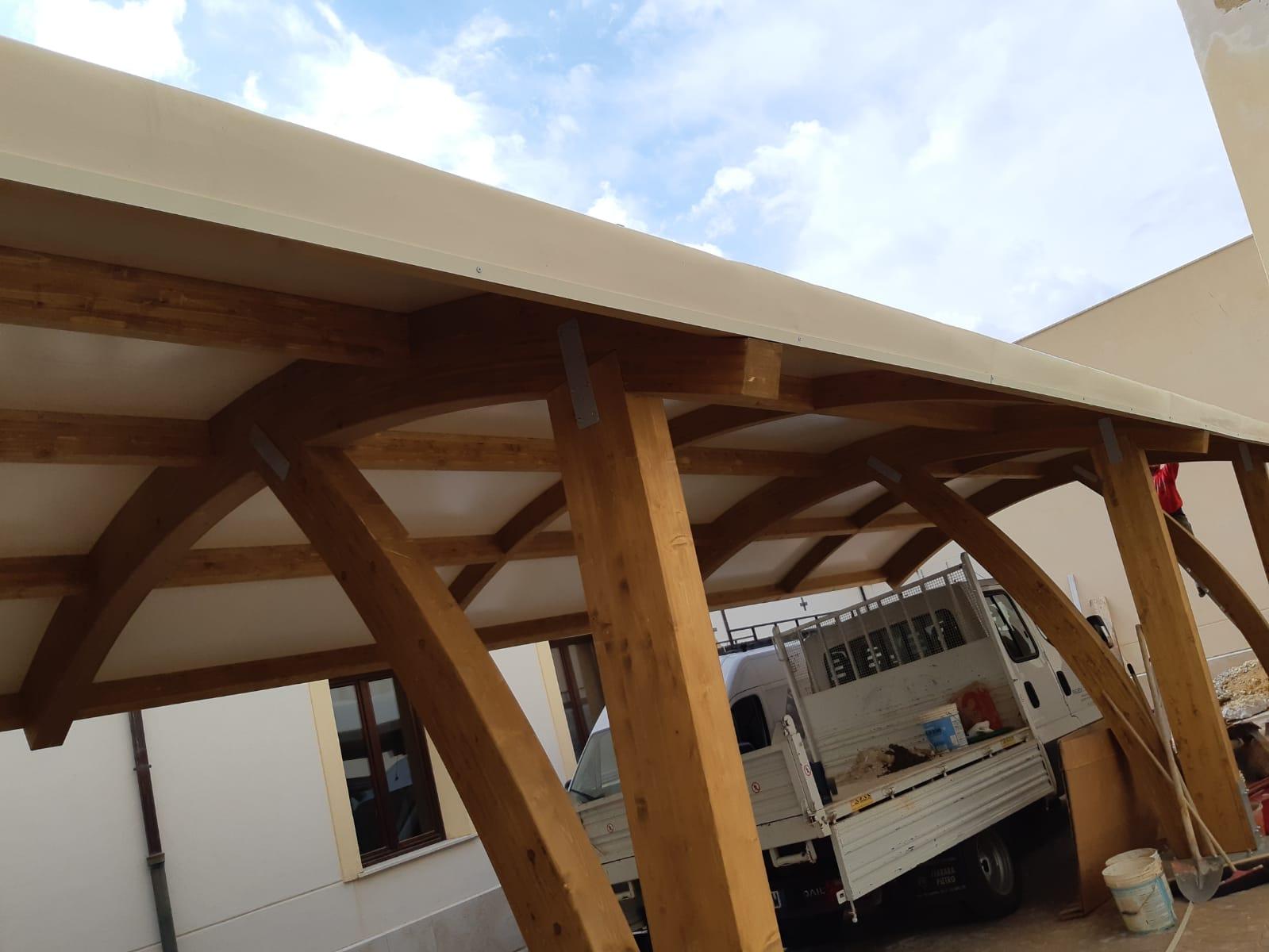 PERGOLATO CON TRAVI LAMELLARI CURVI CORSO LEGNAMI SRL PERGOLATO