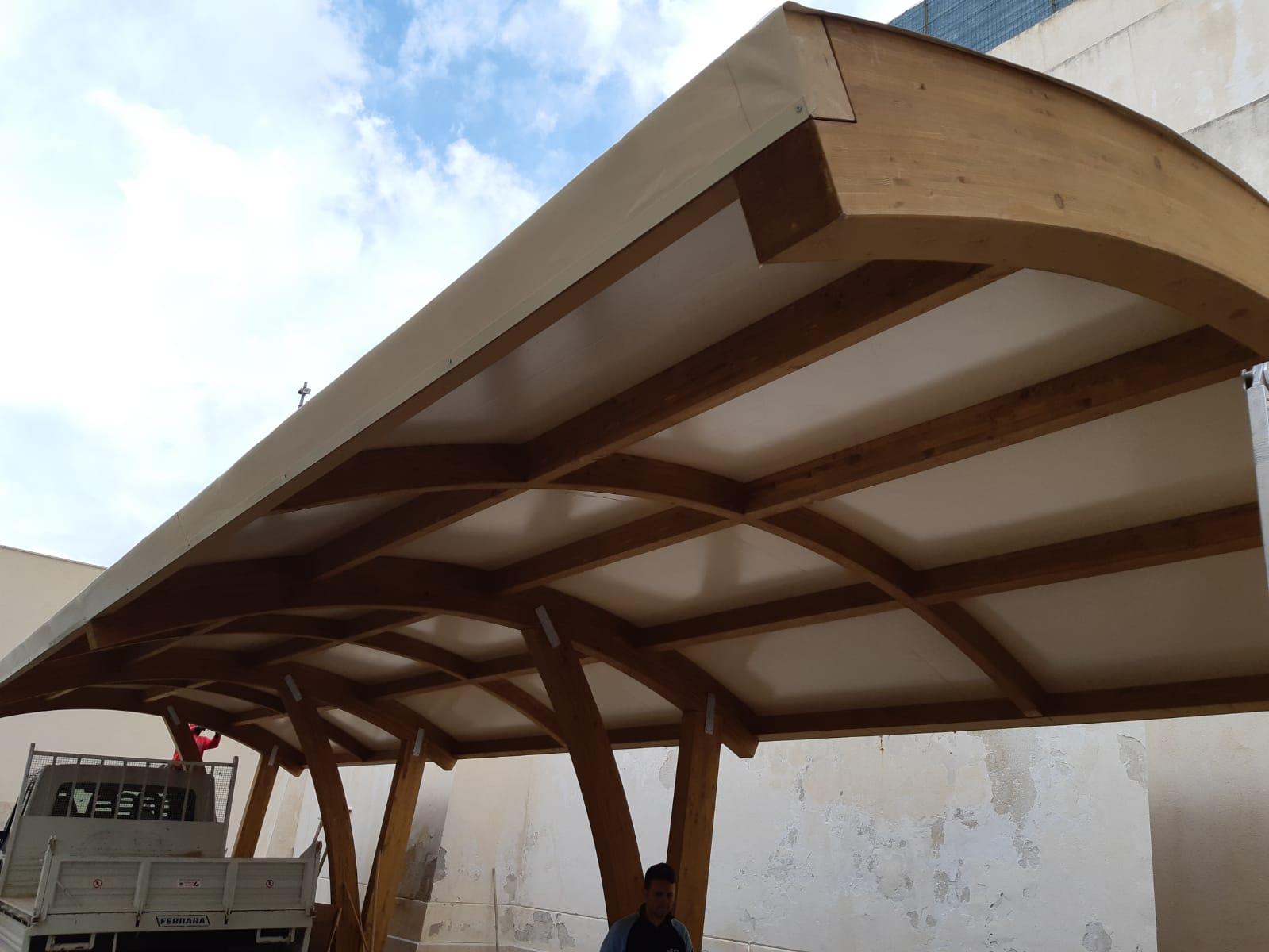 PERGOLATO CON TRAVI LAMELLARI CURVI CORSO LEGNAMI SRL PERGOLATO