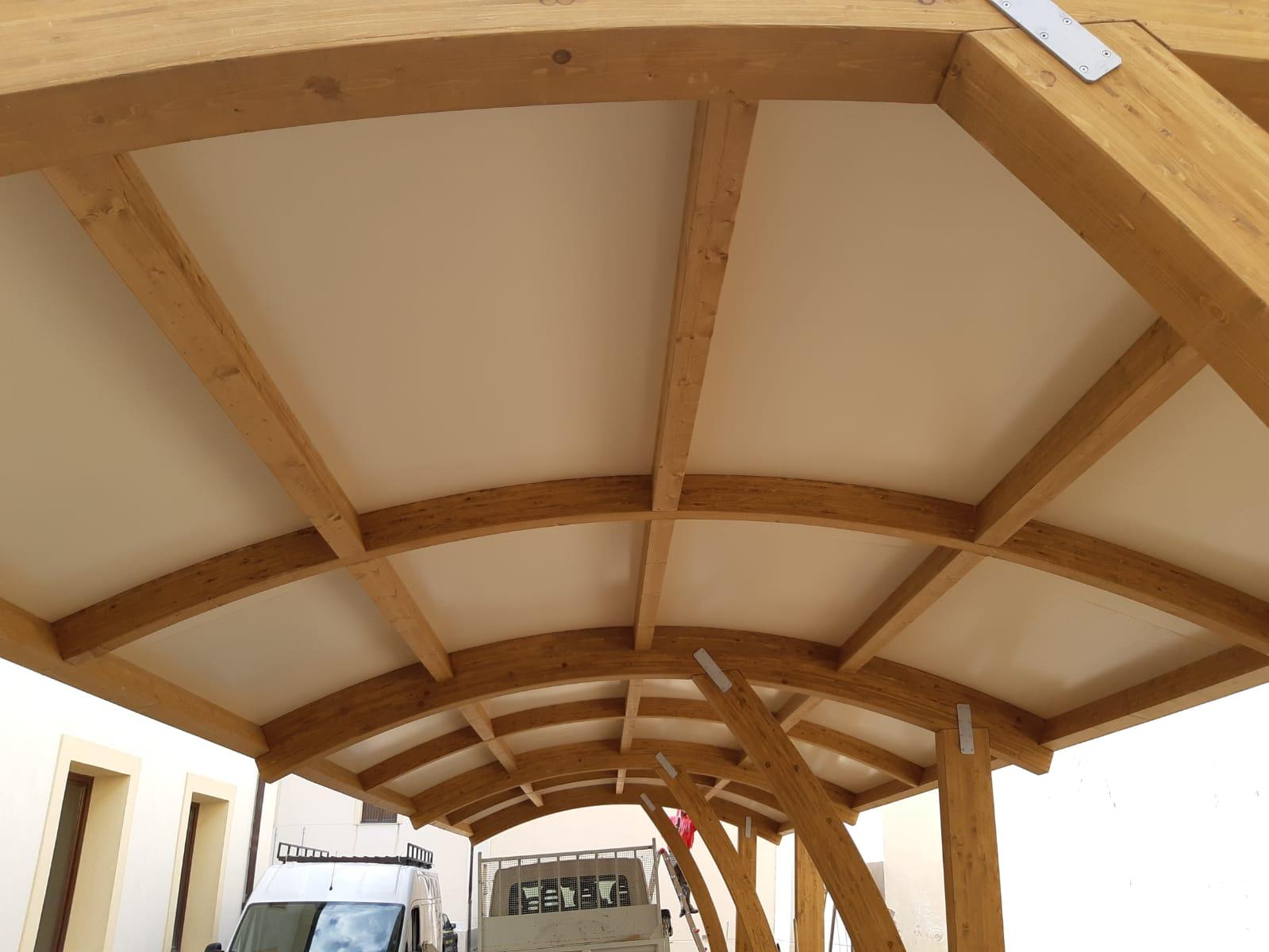 PERGOLATO CON TRAVI LAMELLARI CURVI CORSO LEGNAMI SRL PERGOLATO