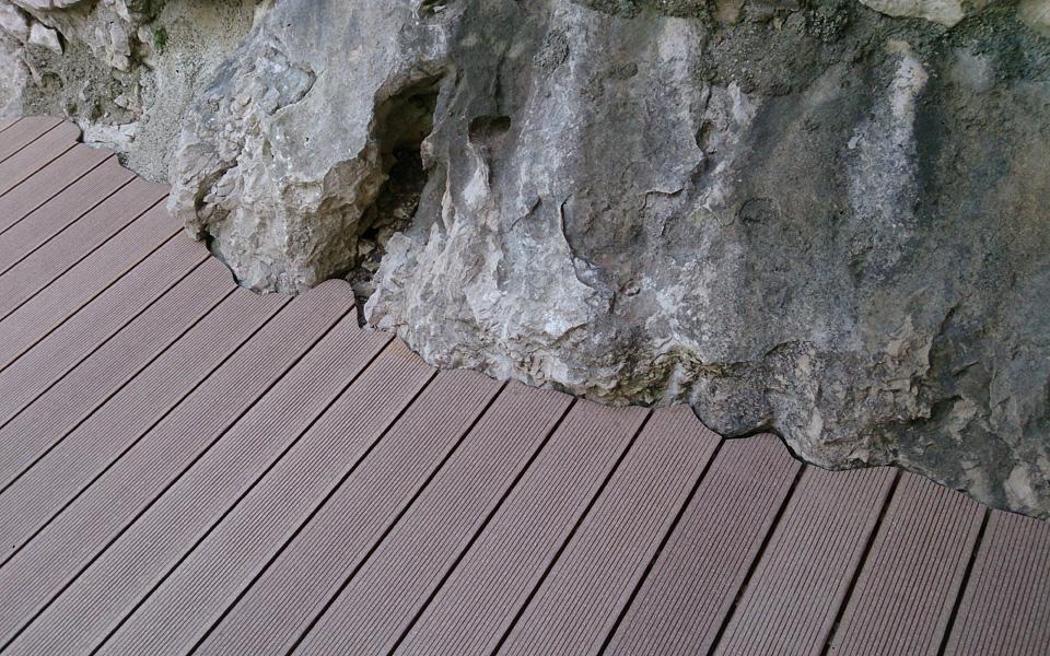 DECKING, PAVIMENTI PER ESTERNI, BORDO PISCINA IN WPC NATURinFORM
