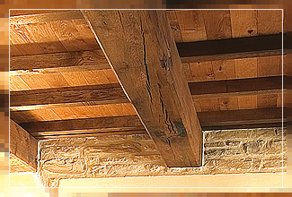 Coperture con travi massello in larice, castagno, abete , rovere ... Tetti in legno di castagno