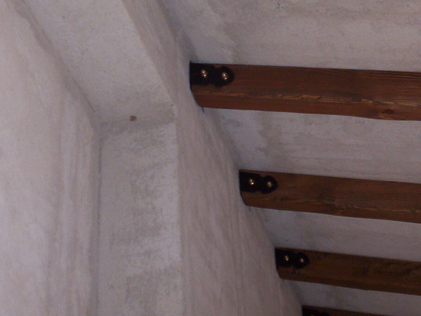 TRAVI IN LEGNO MASSELLO O LAMELLARI A SOFFITTO  CORSO LEGNAMI SRL TRAVI