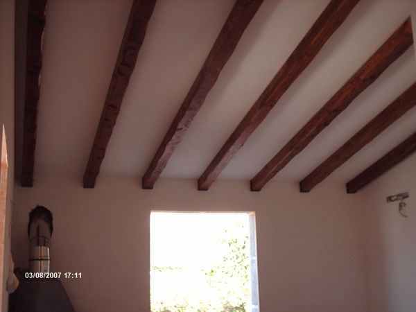 TRAVI IN LEGNO MASSELLO O LAMELLARI A SOFFITTO  CORSO LEGNAMI SRL TRAVI