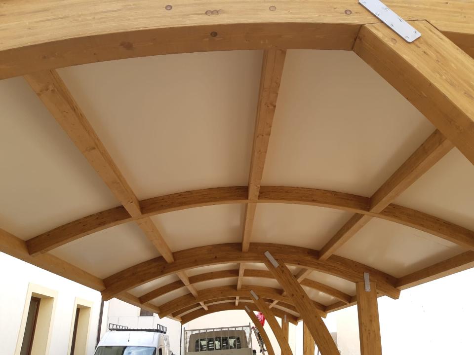 PERGOLATO CON TRAVI LAMELLARI CURVI CORSO LEGNAMI SRL PERGOLATO