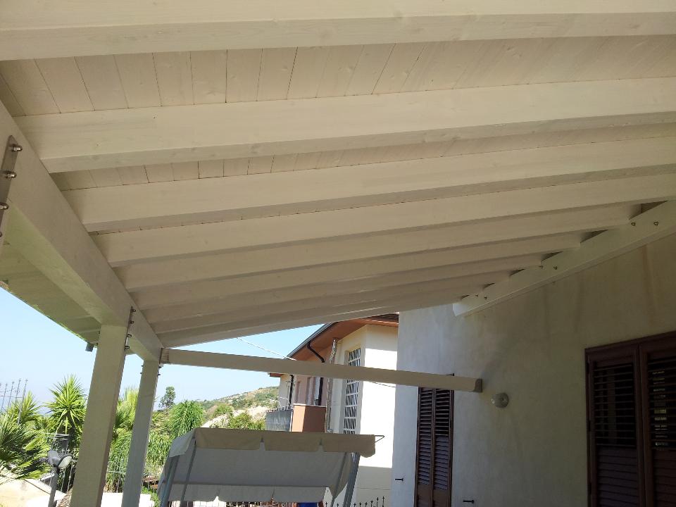 COPERTURE CON TRAVI MASSELLO IN LARICE, CASTAGNO, ABETE , ROVERE, IROKO. CORSO LEGNAMI SRL MASSELLO