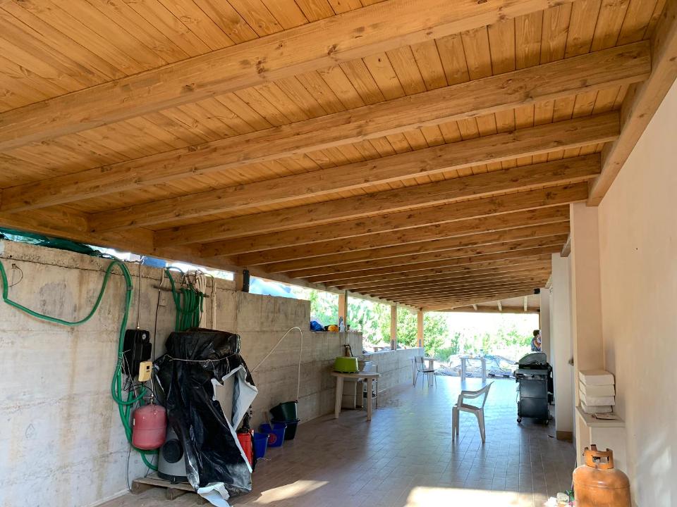 VERANDE, TETTI, COPERTURE, STRUTTURE, SOLAI, SOPPALCHI, TETTOIE, PAVIMENTI LIGNEE CORSO LEGNAMI SRL .