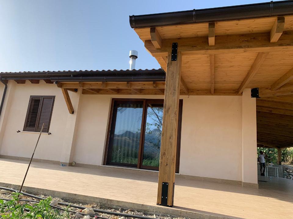 VERANDE, TETTI, COPERTURE, STRUTTURE, SOLAI, SOPPALCHI, TETTOIE, PAVIMENTI LIGNEE CORSO LEGNAMI SRL .