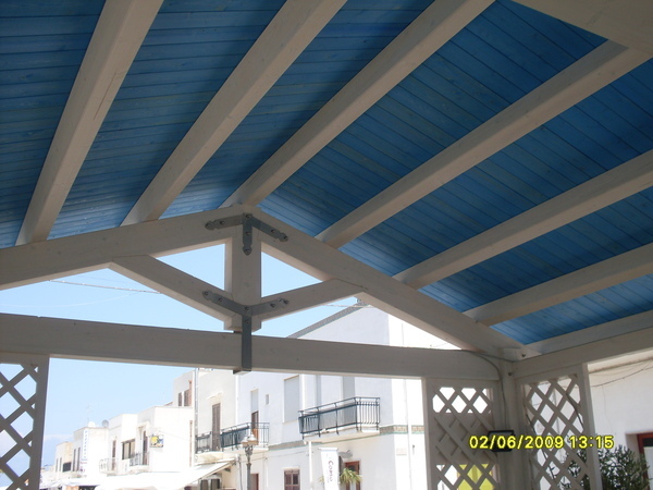 PORTICATO CON TRAVI LAMELLARI CORSO LEGNAMI SRL TRAVI LAMELLARI