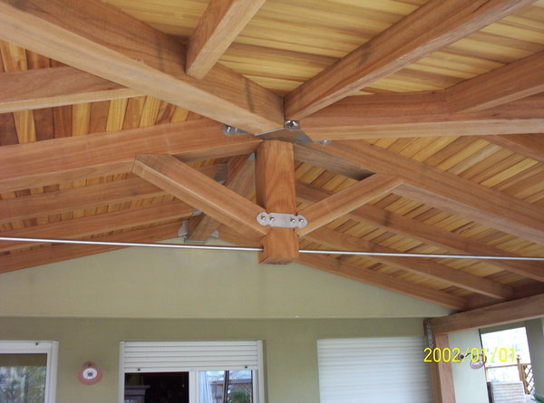 COPERTURE CON TRAVI MASSELLO IN LARICE, CASTAGNO, ABETE , ROVERE, IROKO. CORSO LEGNAMI SRL MASSELLO