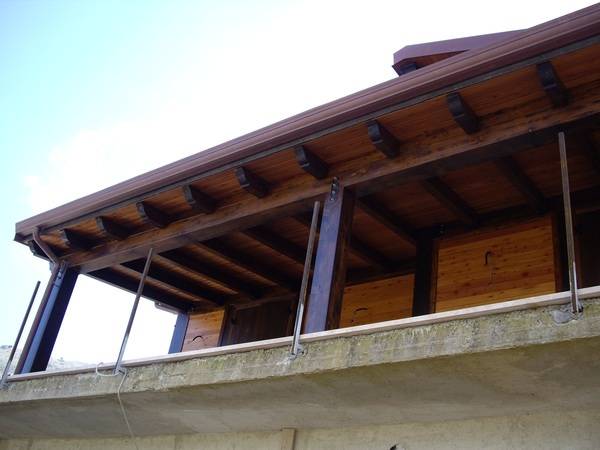 TETTOIE CON TRAVI LAMELLARI CORSO LEGNAMI SRL LAMELLARE