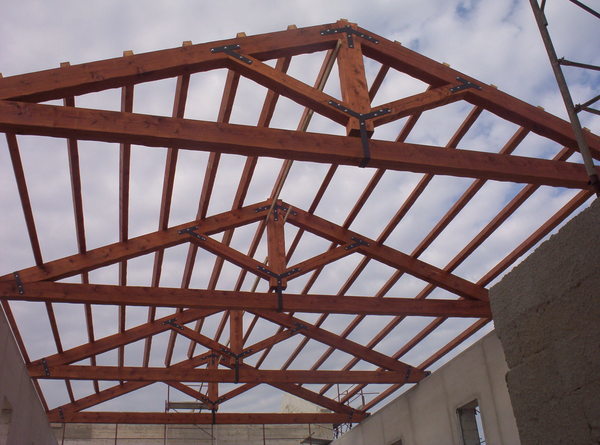 VERANDE, TETTI, COPERTURE, STRUTTURE, SOLAI, SOPPALCHI, TETTOIE, PAVIMENTI LIGNEE CORSO LEGNAMI SRL .
