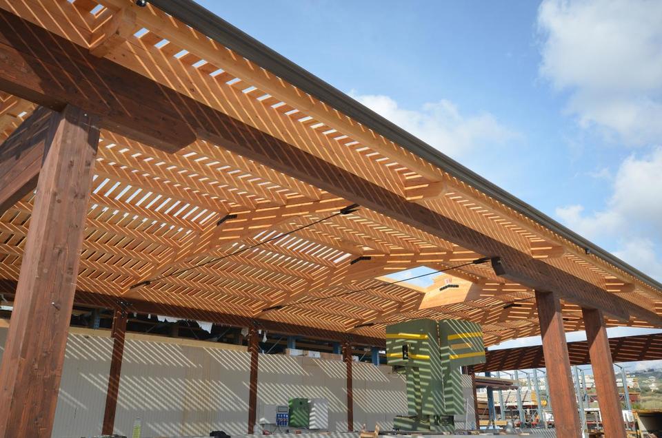 GAZEBI IN LEGNO CON TRAVI LAMELLARI O TRAVATURA IN MASSELLO CORSO LEGNAMI SRL GAZZEBO