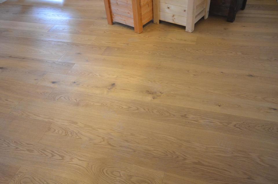 PARQUET PREFINITO TRE STRATI E MASSELLO DI QUALSIASI ESSENZA. CORSO LEGNAMI SRL PARQUET